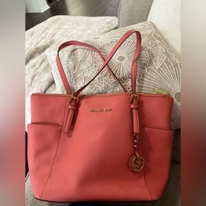 Michael Kors jet set Tote Bag coral